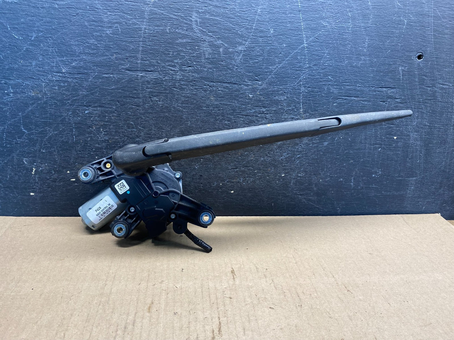 2013-2020 Nissan Pathfinder Back Door Rear Wiper Motor Wiper Blade AG9663 DG0