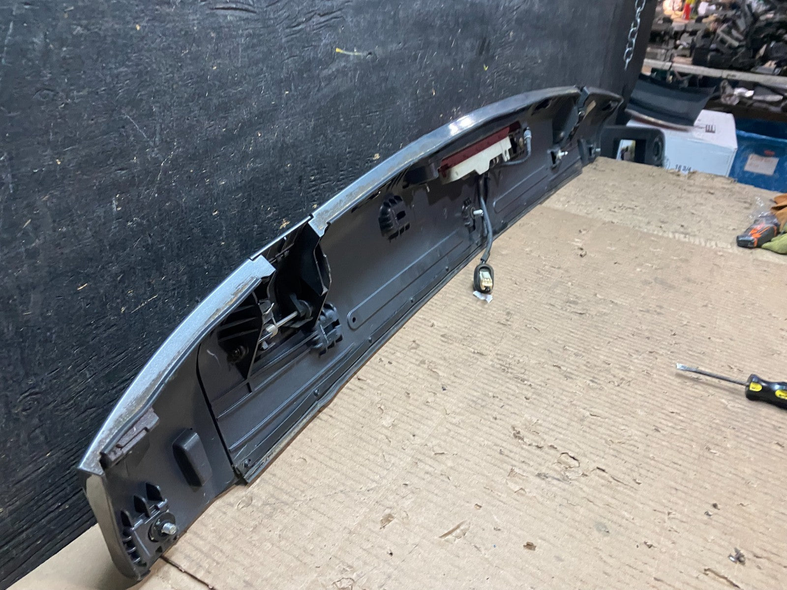 2009 to 2015 Honda Pilot Rear Trunk Spoiler Gate Oem J0452 DG111