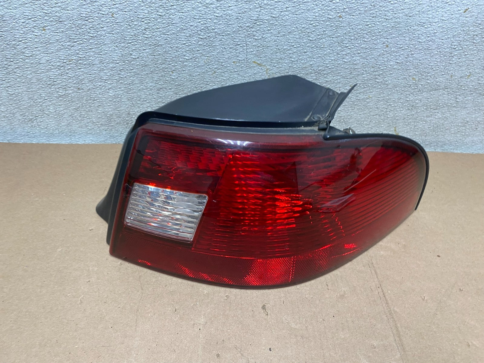 2000 - 2003 Mercury Sable Sedan Right Passenger Rh Side Tail Light OEM S2083 DW0