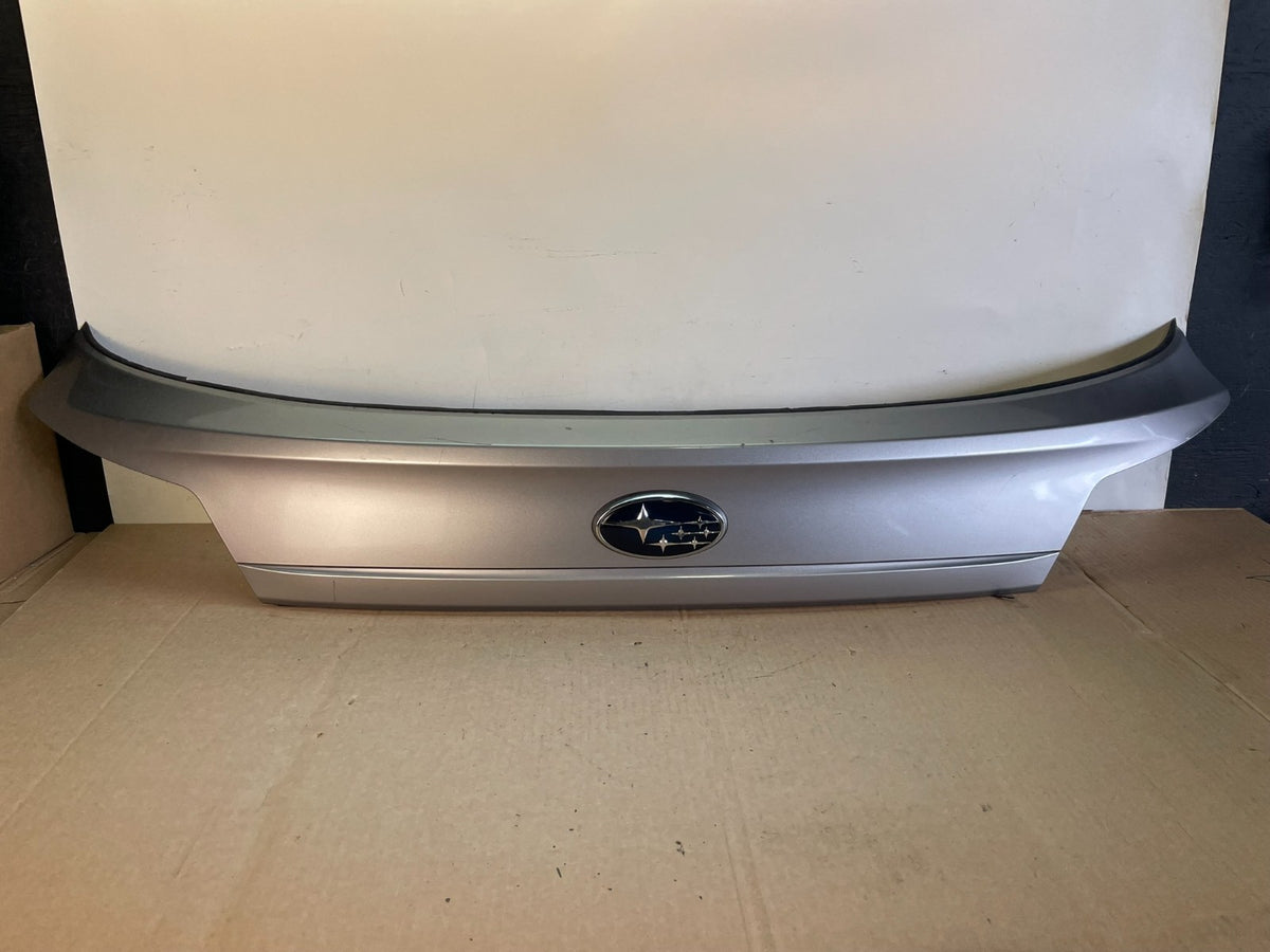 2010-2014 Subaru Outback Rear Liftgate Trunk Panel Trim Molding AH6416 DG0