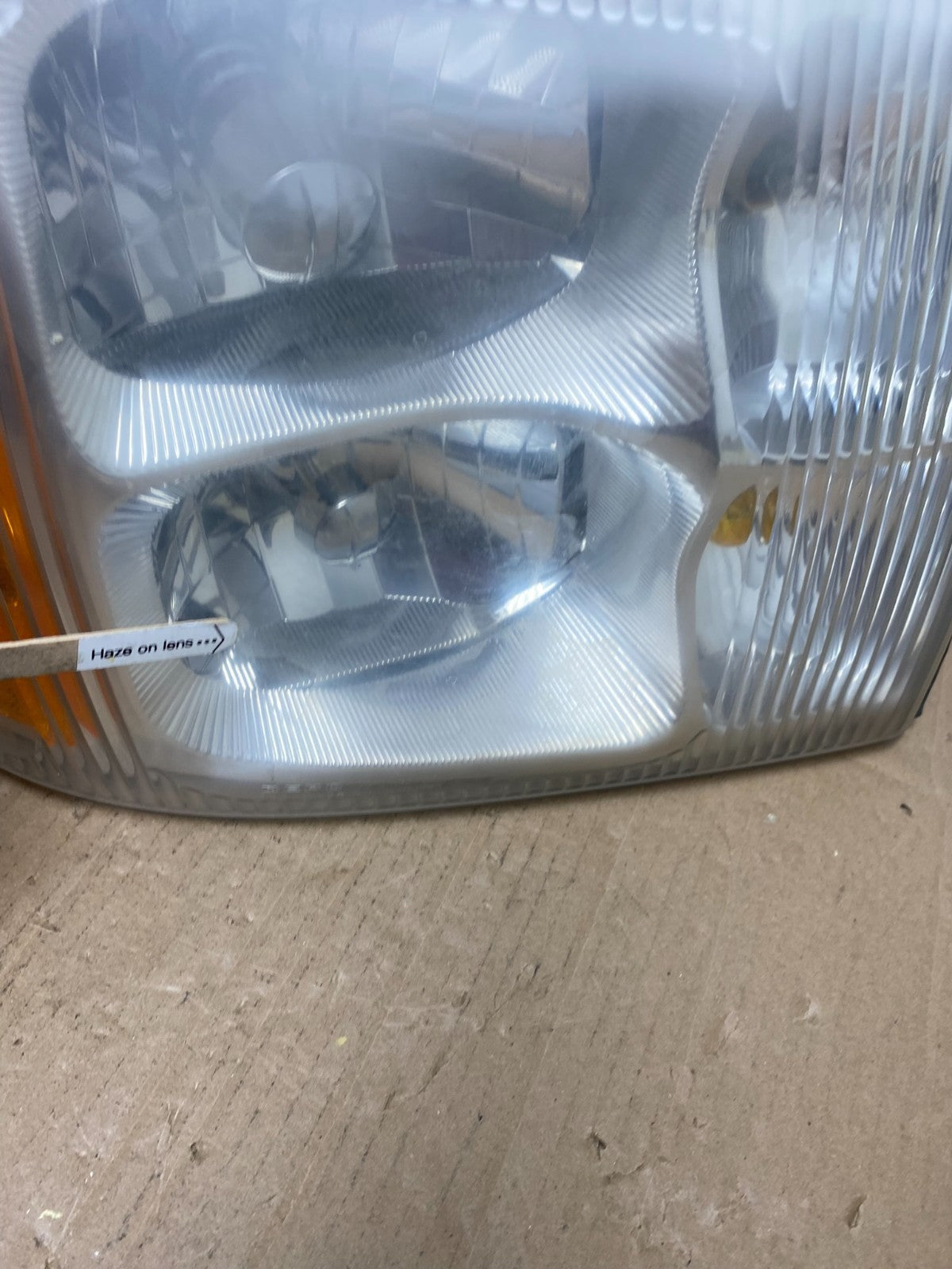 2002-2006 Cadillac Escalade Right Passenger Side Halogen Headlight AB8151 DW5