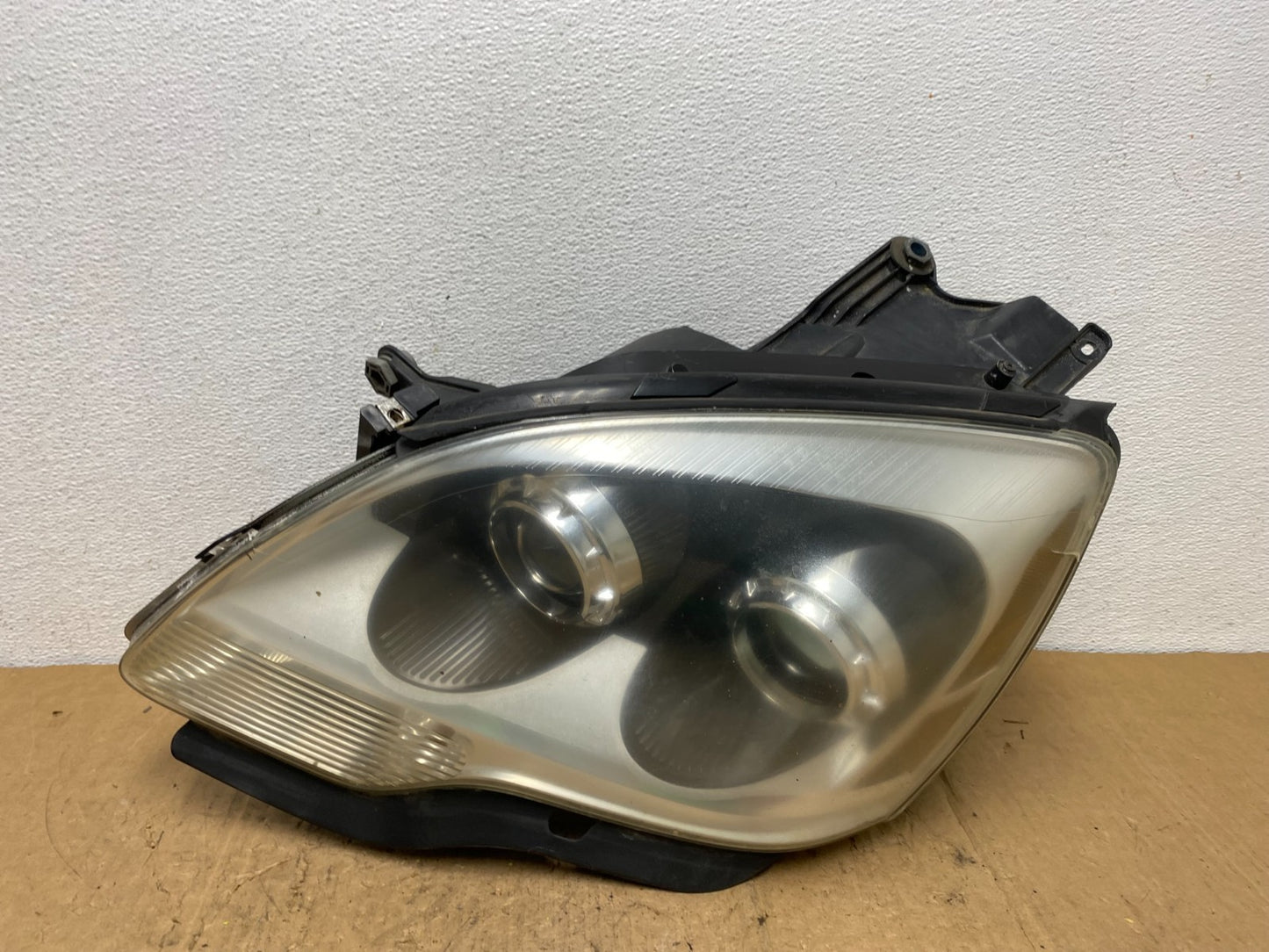 2007-2012 Gmc Acadia Xenon HID Headlight Left Driver LH Side AD0570 DW0