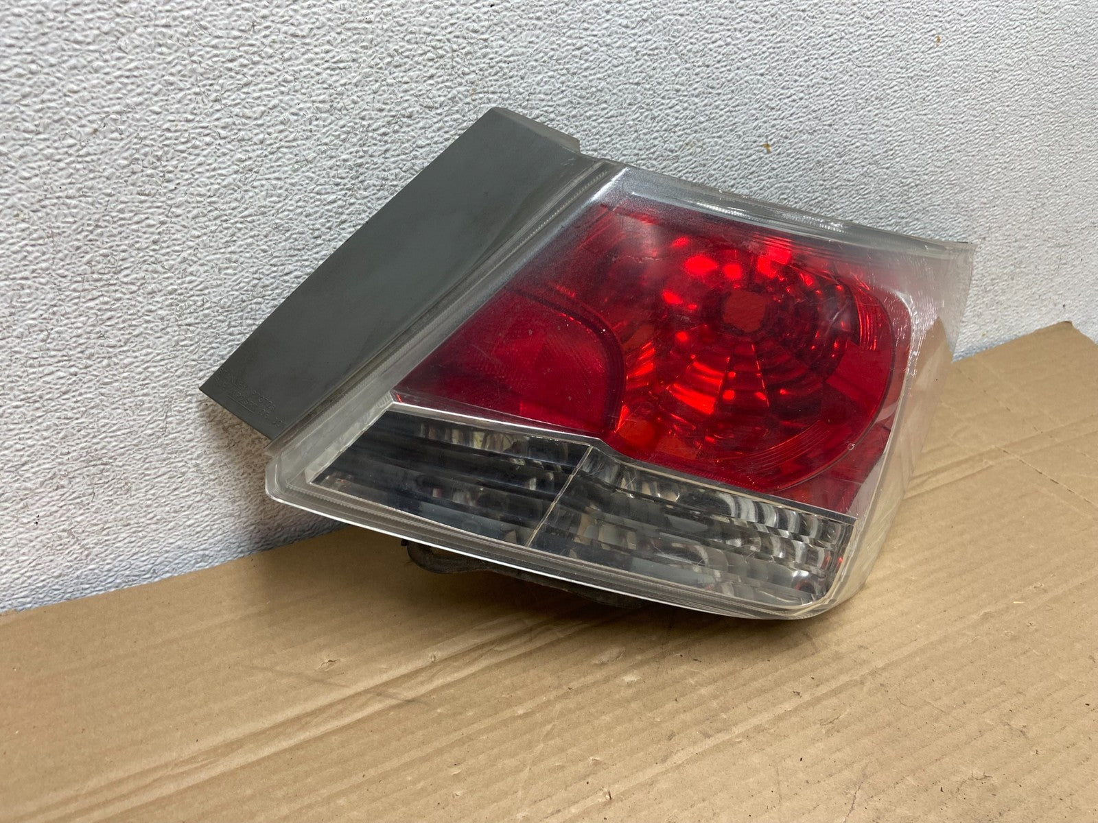 2008 to 2012 Honda Accord Sedan Tail light Right Passenger RH AG8909 DW1