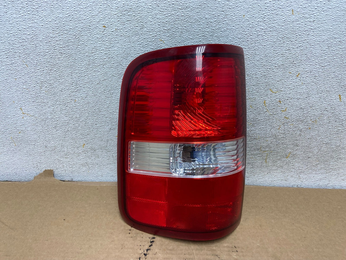 2004 to 2008 Ford F150 F-150 Left Driver LH Side Tail Light AH7817 LK0