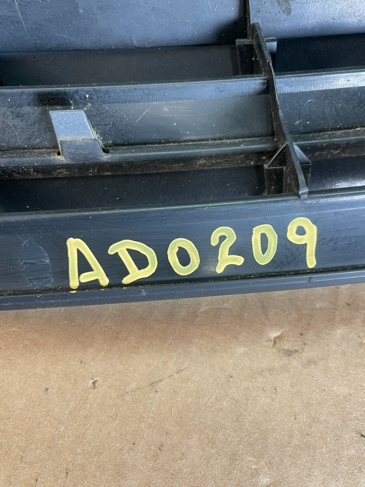 2004 to 2009 Volkswagen Golf MK5 Front Bumper Grill Grille 1k0853655 AD0209 DG5