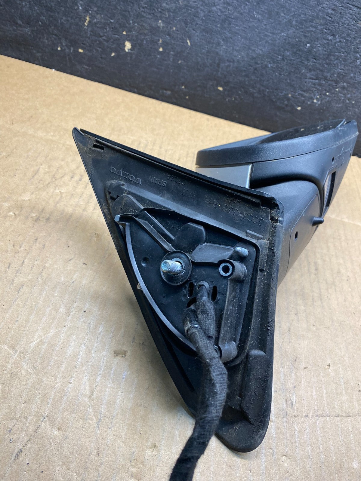2000 to 2004 Volvo V70 Right Passenger RH Side Mirror ai9710 DG4