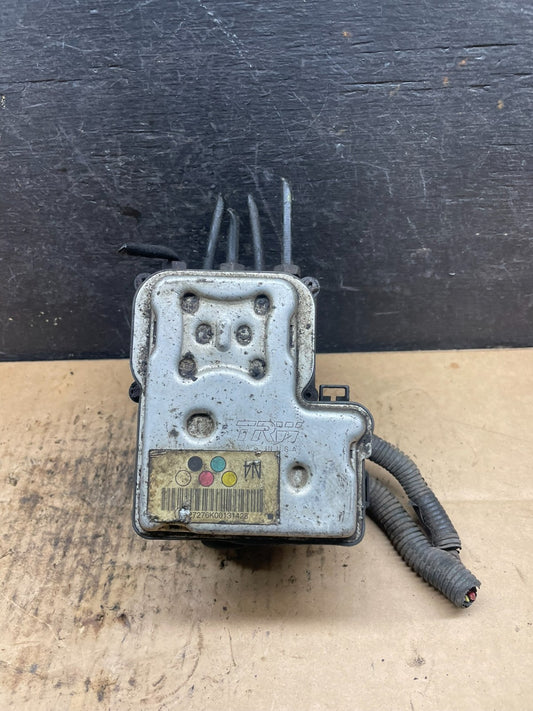 2004-07 Chevrolet Express ABS Pump Control 13567136 Module R4375 DG0