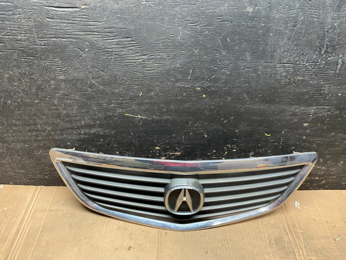 2002 to 2003 Acura RL Front Upper Grille Grill Emblem W2207 DG0