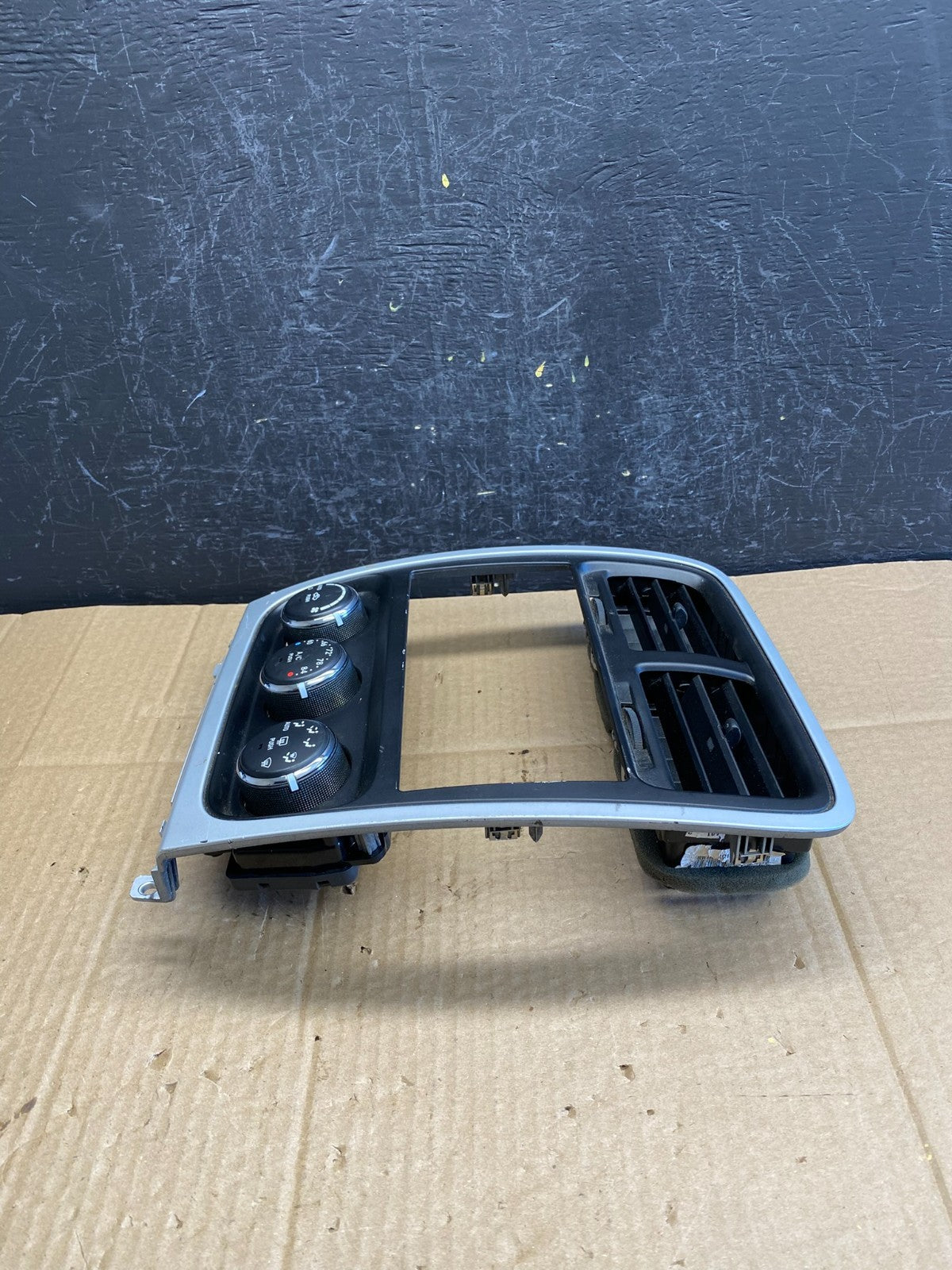 2010 - 2012 Dodge Caliber Dash Radio Center Bezel Climate Control Dash ac9429 DG2