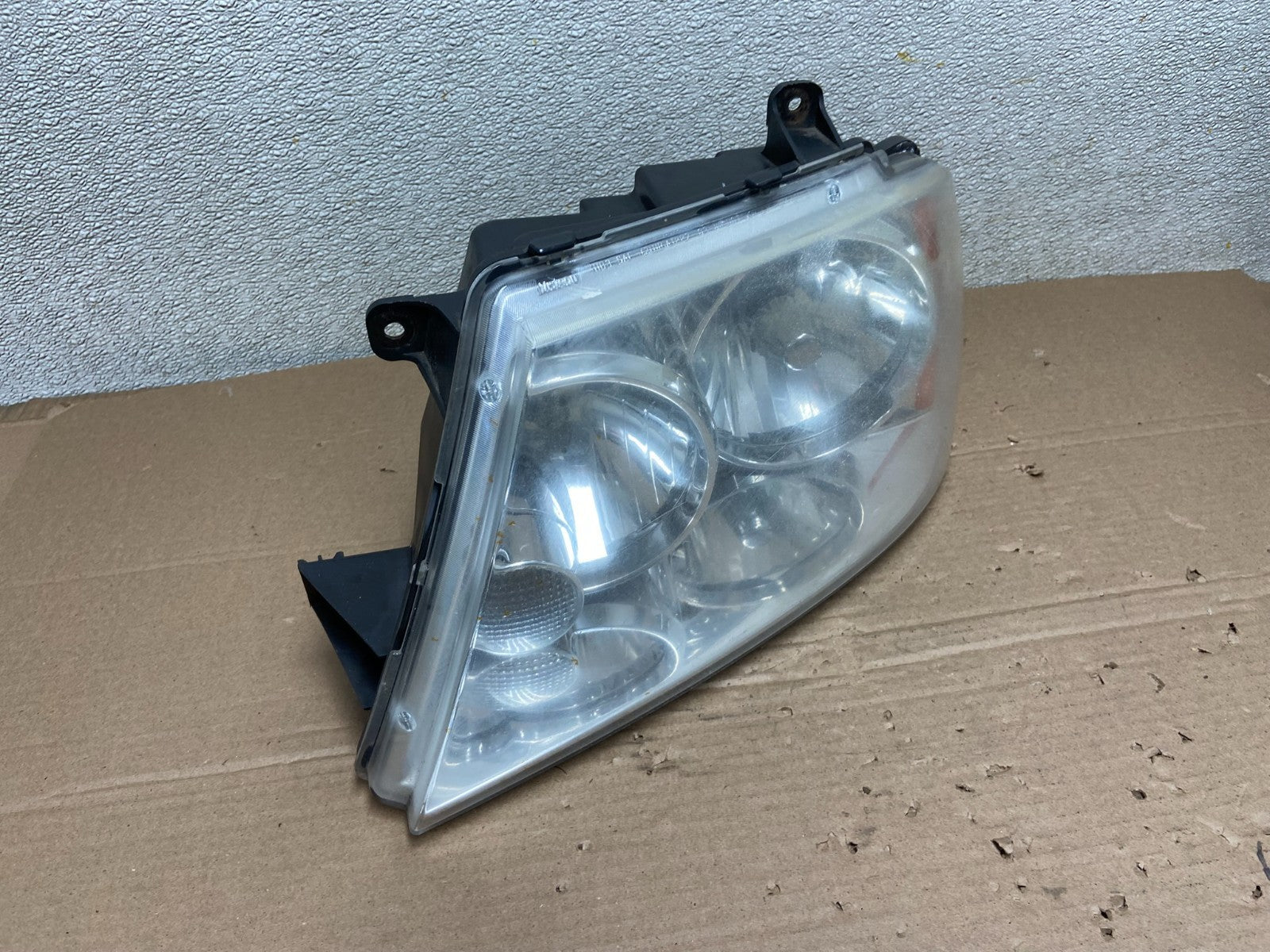 Xenon 2003-2006 Lincoln Navigator Left Driver Side Headlight OEM AB1360 DW2