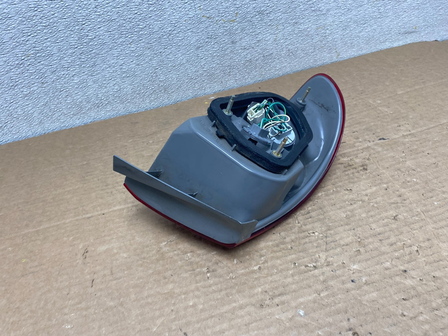 1998 1999 2000 Toyota Corolla Right Passenger Side Tail light OEM Z2746 DW5