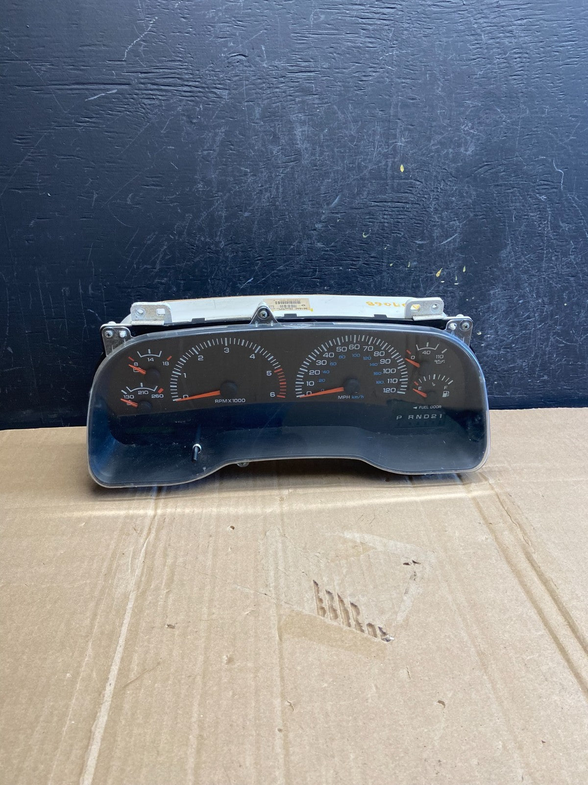 2000-2001 Dodge Ram 1500 Instrument Speedometer Gauge Cluster AD7068 DG0