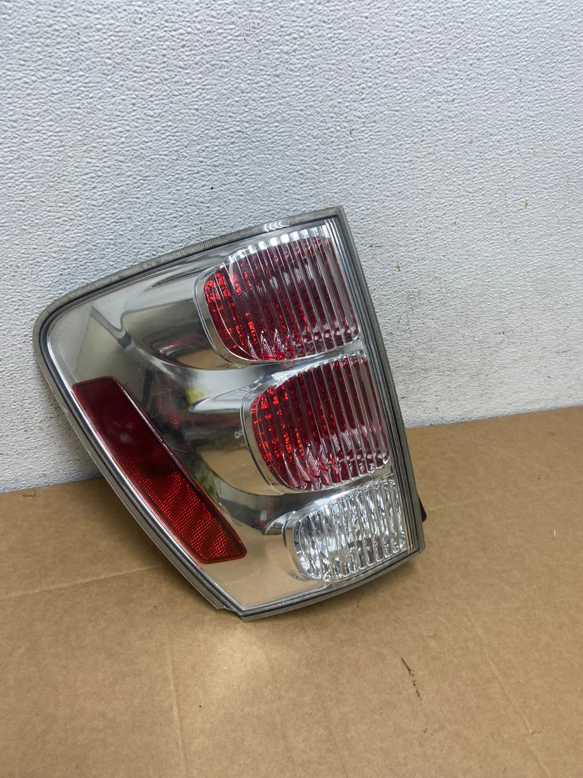 2005 to 2008 Chevrolet Equinox Left Driver Lh Side Tail Light AD5294 LK2