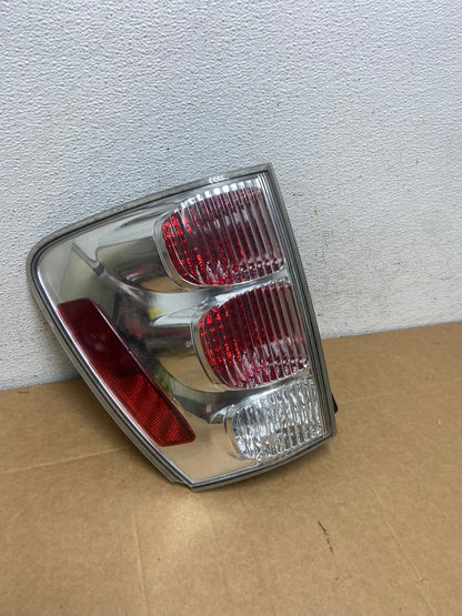 2005 to 2008 Chevrolet Equinox Left Driver Lh Side Tail Light AD5294 LK2