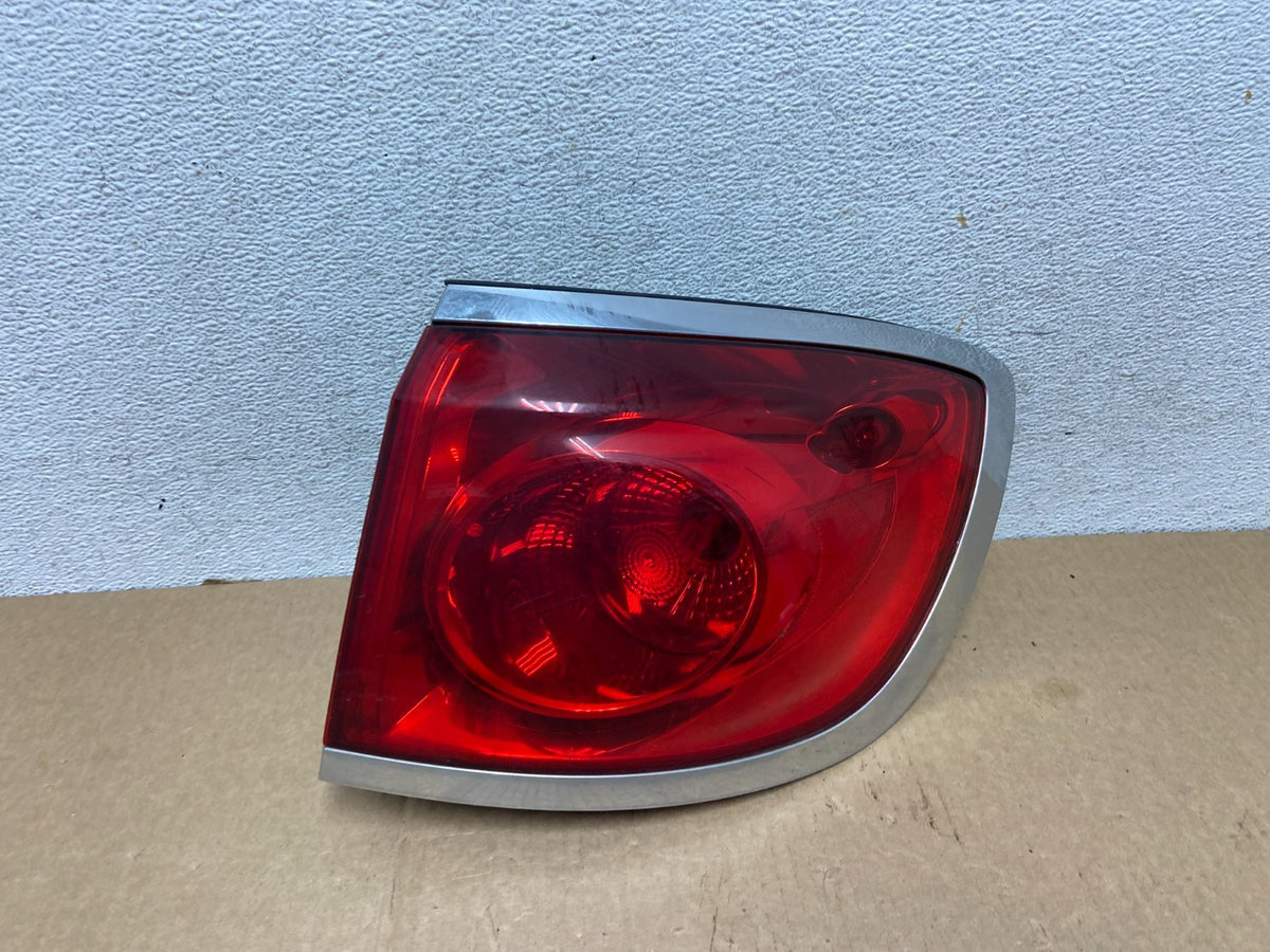 2008-2012 Buick Enclave Right Passenger Rh Tail Light AF9573 DW0