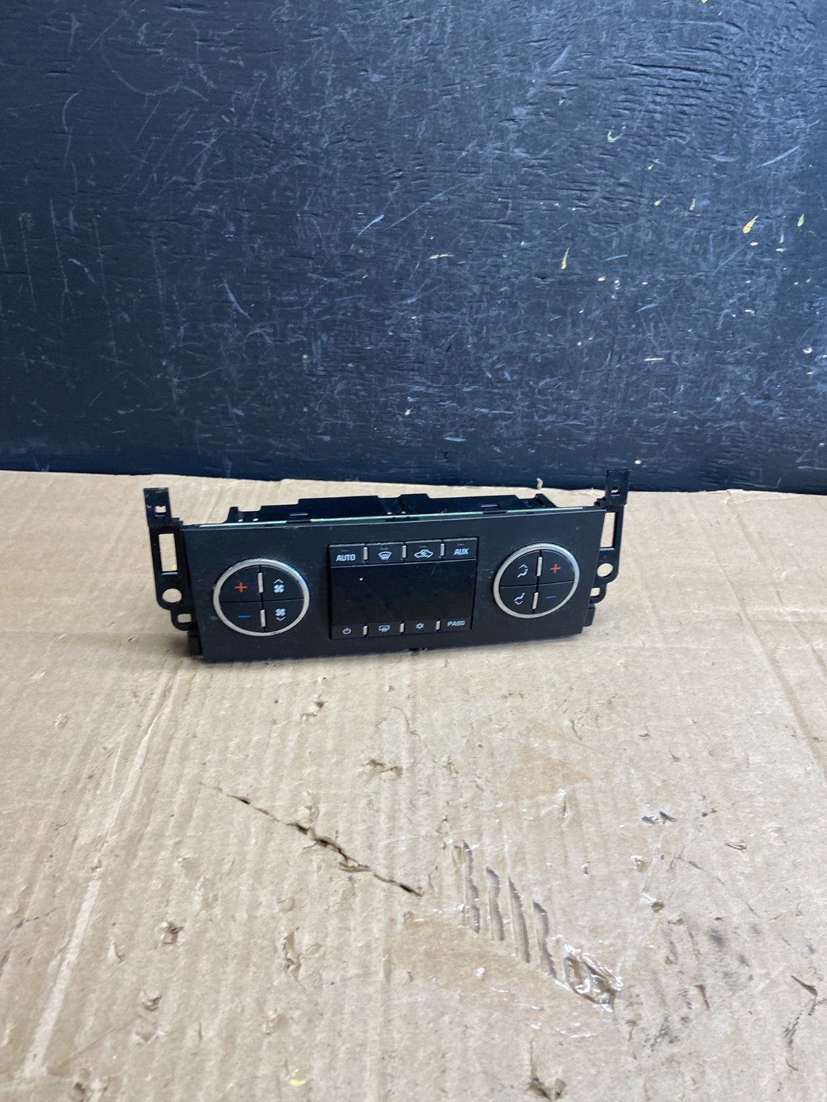 2007-2011 GMC Yukon Tahoe Automatic Climate Temperature Temp Control AE1825 DG0