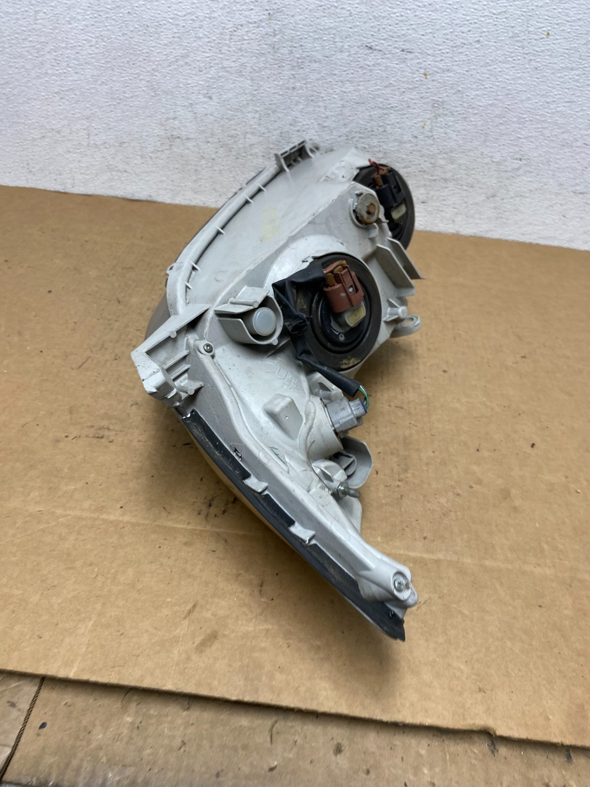 2002 to 2004 Toyota Camry Halogen Headlight Right Passenger Rh AD4707 DW4