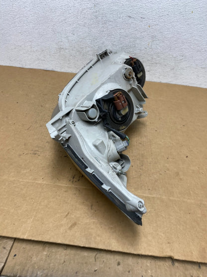 2002 to 2004 Toyota Camry Halogen Headlight Right Passenger Rh AD4707 DW4