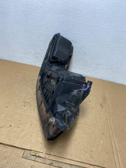 2005 to 2011 Lincoln Town Car Left Driver LH Side Headlight AD1088 DW6