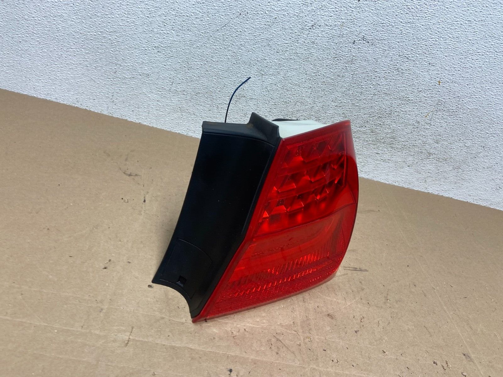 2009 2010 BMW 328i 3 Series Right Passenger RH Side Tail Light AE5996 DW2