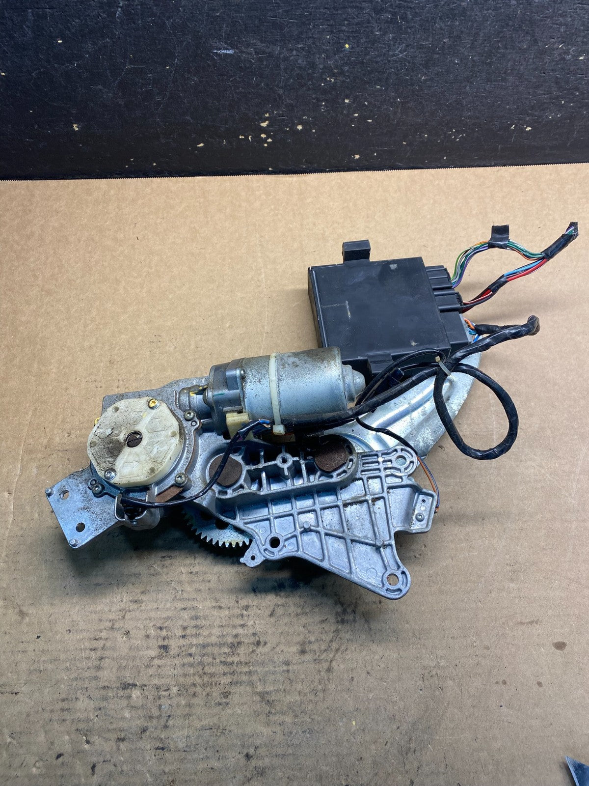2008-2017 GMC Acadia Enclave Tailgate Back Door Rear Wiper Motor Wiper AA1731 DG0