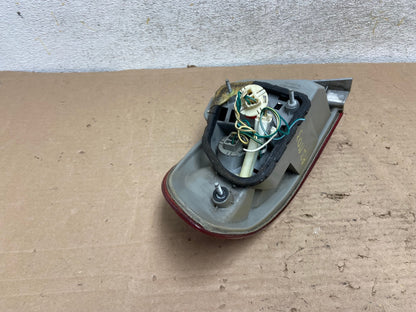 1998 1999 2000 Toyota Corolla Right Passenger Side Tail light AI1103 LK5