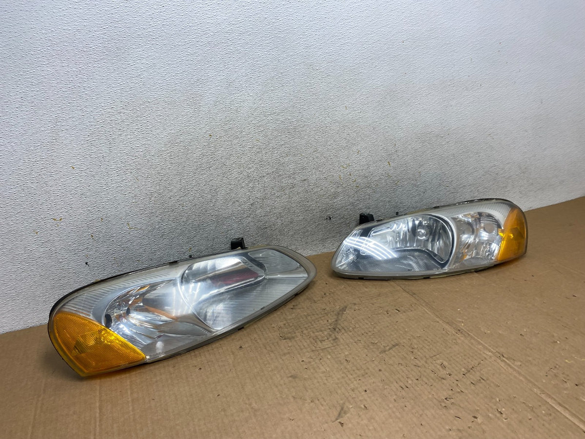 2001 - 2006 Dodge Stratus Left+Right Set Halogen Headlight AI4708 DG2