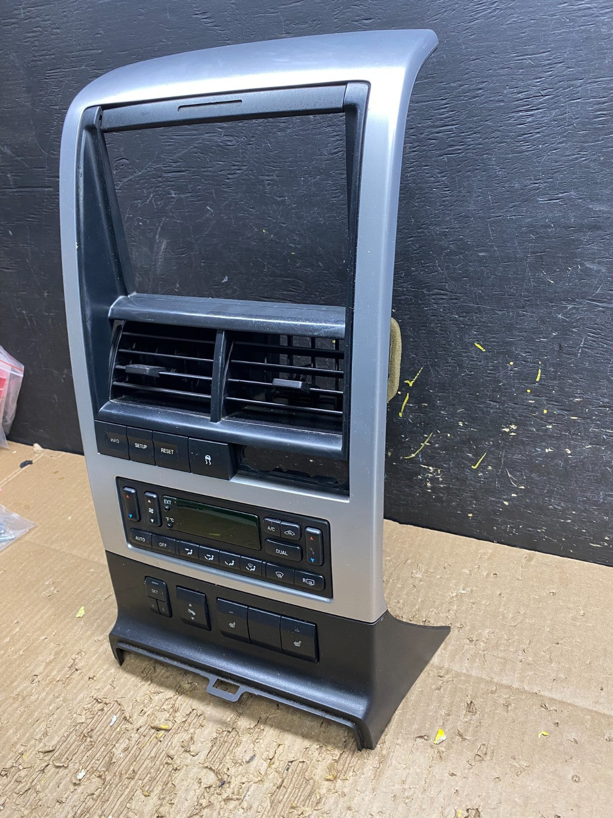 2006 - 2010 Ford Explorer Radio Heater Climate A/C Control Bezel  Trim V9971 DG1