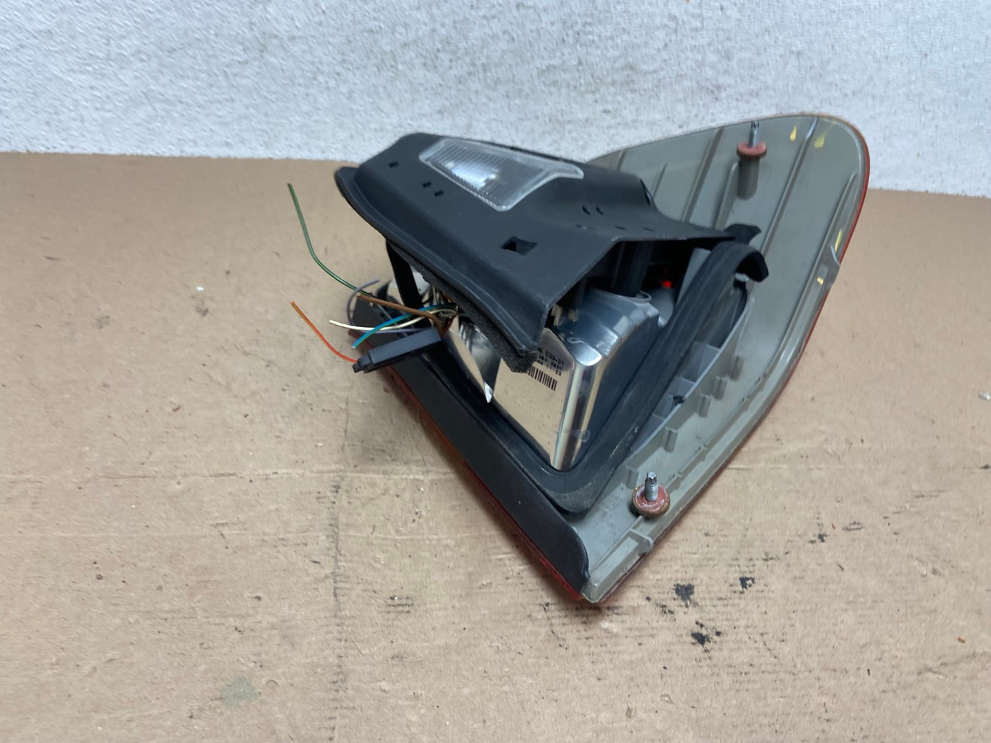 2002 - 2005 BMW 3 E46 Series Left Driver Side Lh Tail Light AF4527 LK6