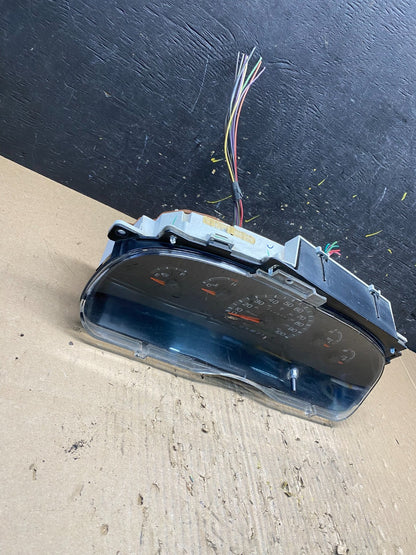 1997 - 2002 Ford Econoline E150 E250 Van Speedometer Instrument Cluster T1660 DG1