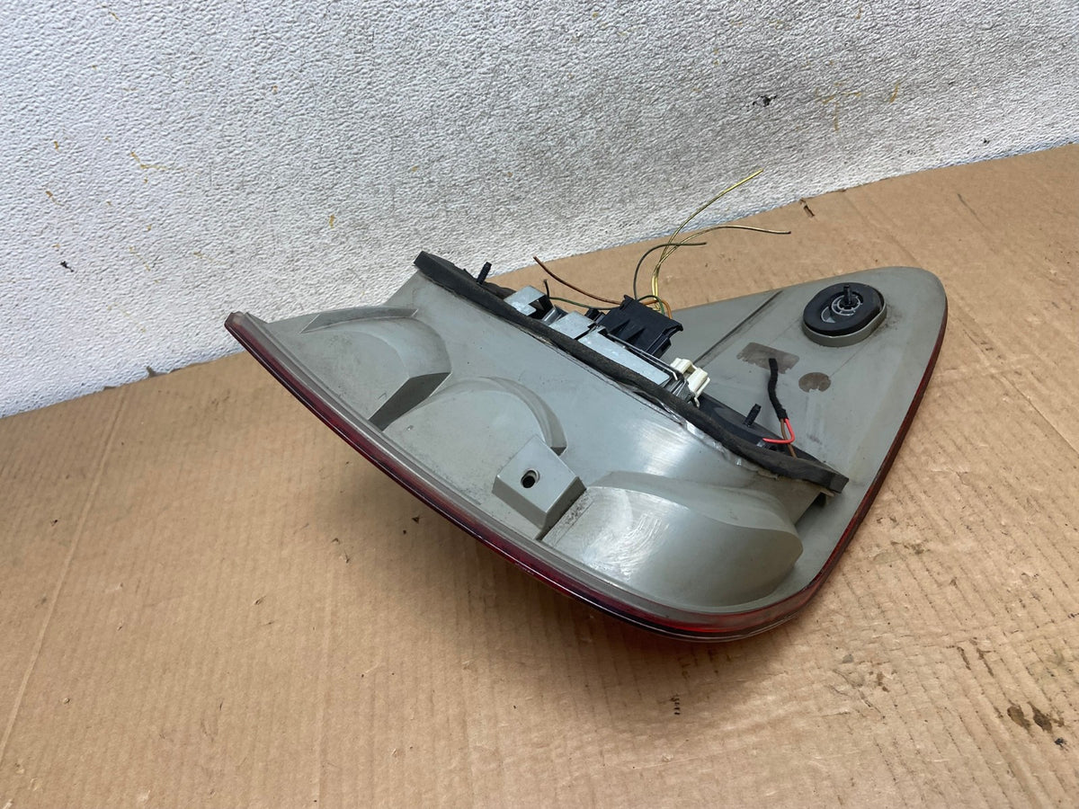 2006 - 2008 Mercedes ML 350 Ml-Class Right Passenger Tail Light AI6975 LK5