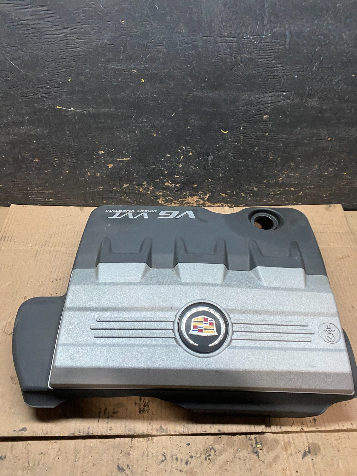 2010 to 2012 Cadillac SRX 3.6L Plastic Engine Cover Shield OEM W4605 DG1