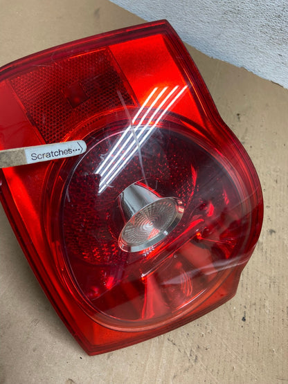 2005 2006 2007 Volkswagen Jetta Right Passenger Rh Side Tail Light AD8019 LK3