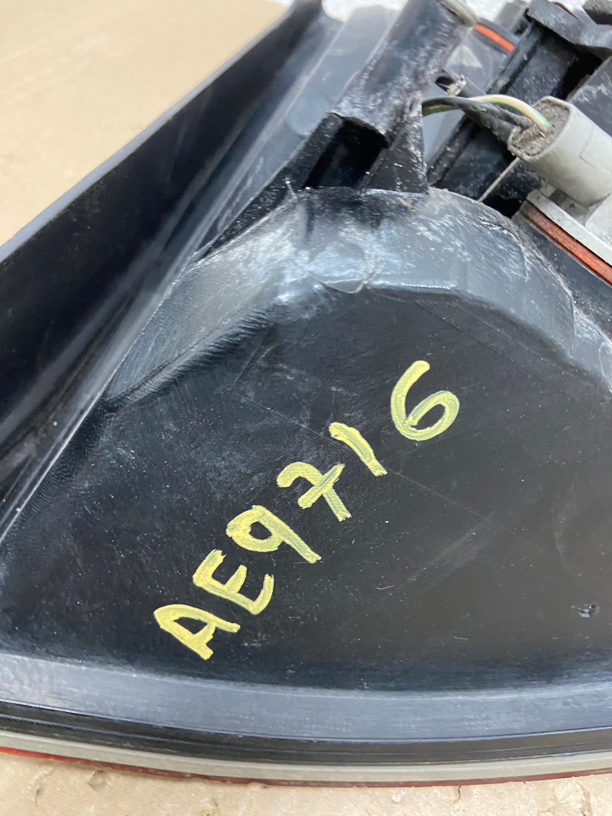 2005 - 2007 Chrysler 300 Left Driver Lh Side Tail Light AE9716 LK8