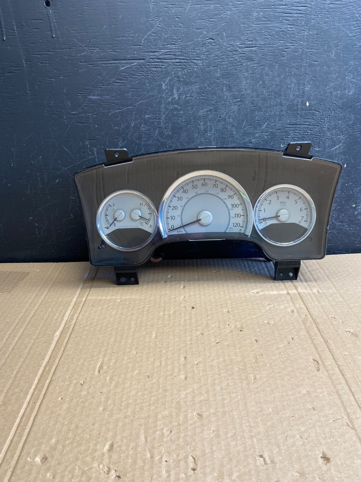 2007 to 2008 Chrysler Aspen Speedometer Instrument Cluster Gauges AF6155 DG0