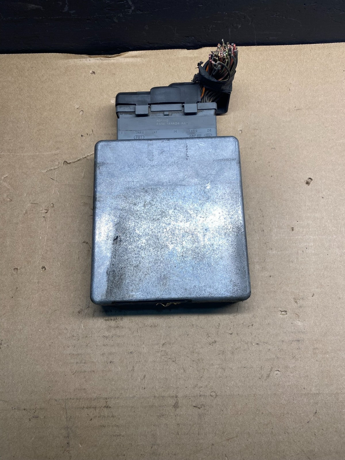 2004 Ford Van E350 6.8L Engine Control Module 4C2A-12A650-PE ECU ab7185 DG0