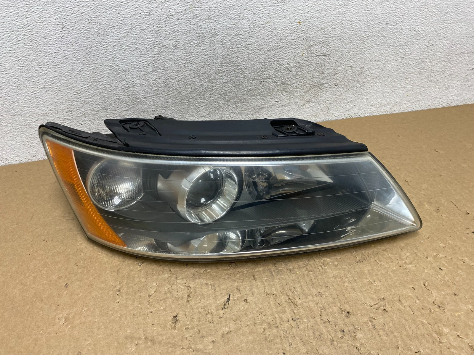 2006-2008 Hyundai Sonata Right Passenger Rh Side Headlight Halogen AF8092 DW0