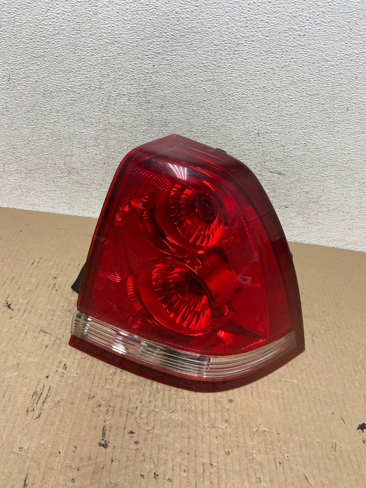 2004 2007 Chevrolet Malibu Hatchback Right Passenger Side Tail Light AF5951 LK0