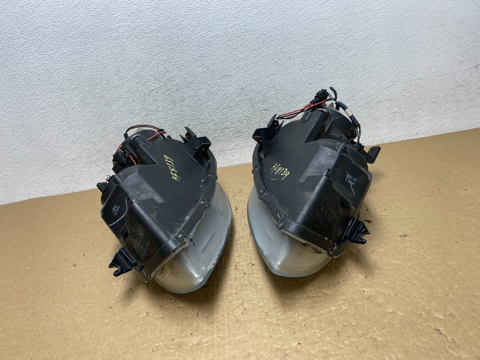 2002 to 2004 Nissan Altima Left+Right Side Set Halogen Headlights AF8139 DW9