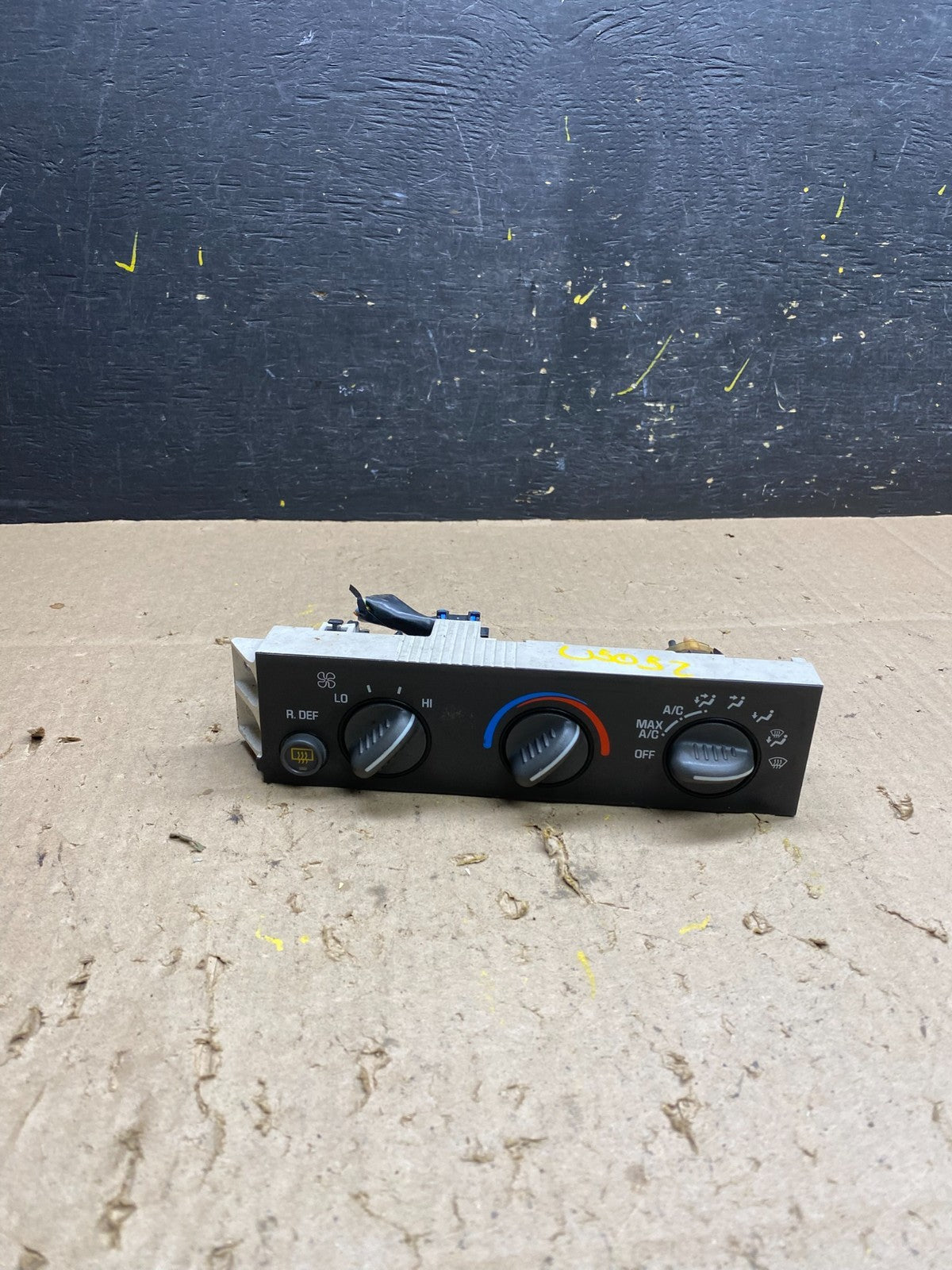 2001 - 2007 GMC Chevrolet Express 1500 Climate Control A/C u5052 DG0