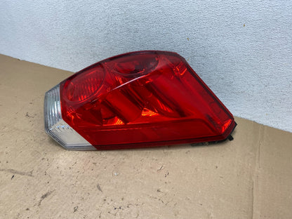 2004 to 2009 Nissan Quest Right Passenger RH Side Tail Light AG4419 DW1