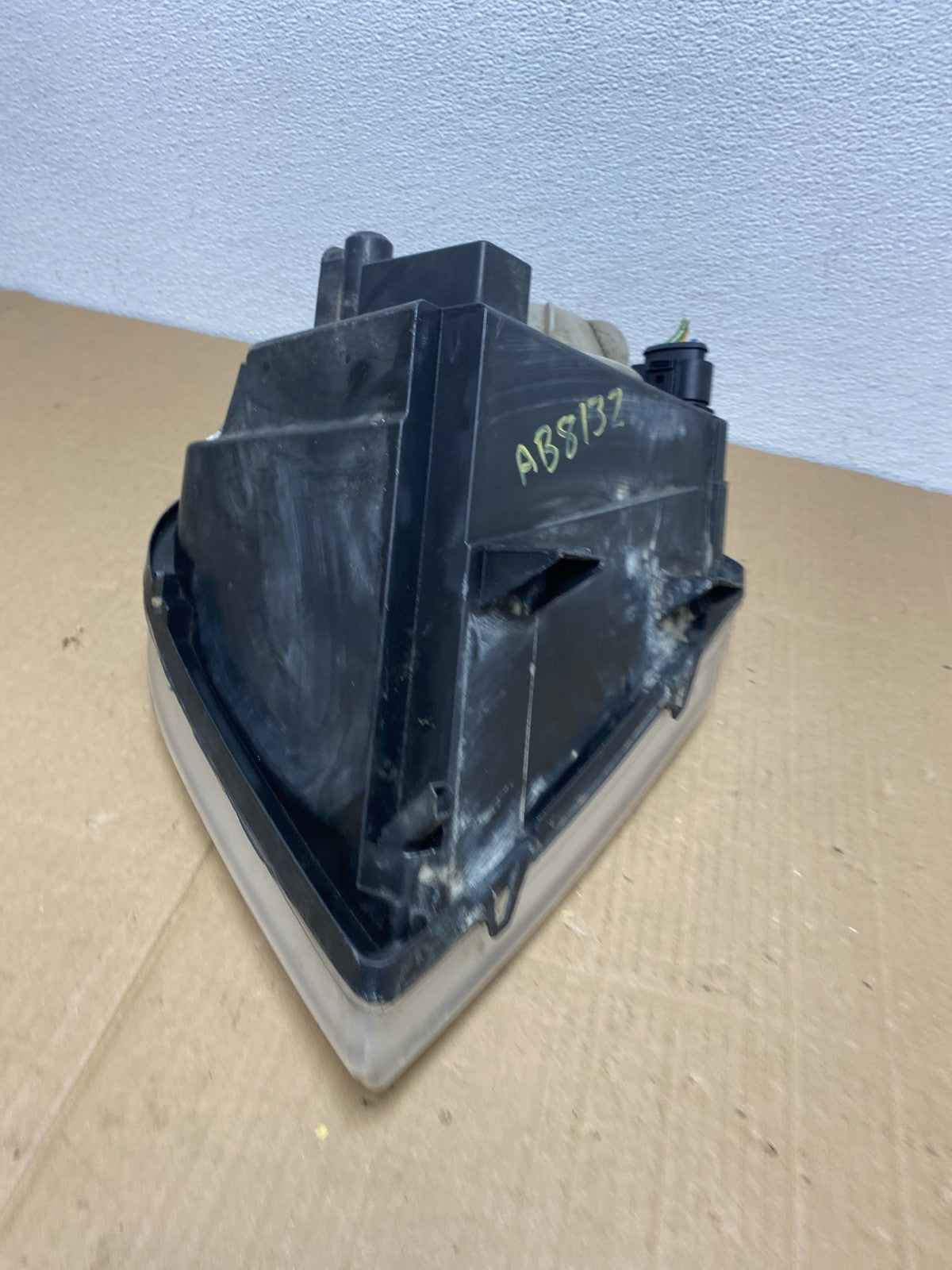 2010 to 2013 Ford Transit Connect Right Passenger Side Headlight AB8132 DW9