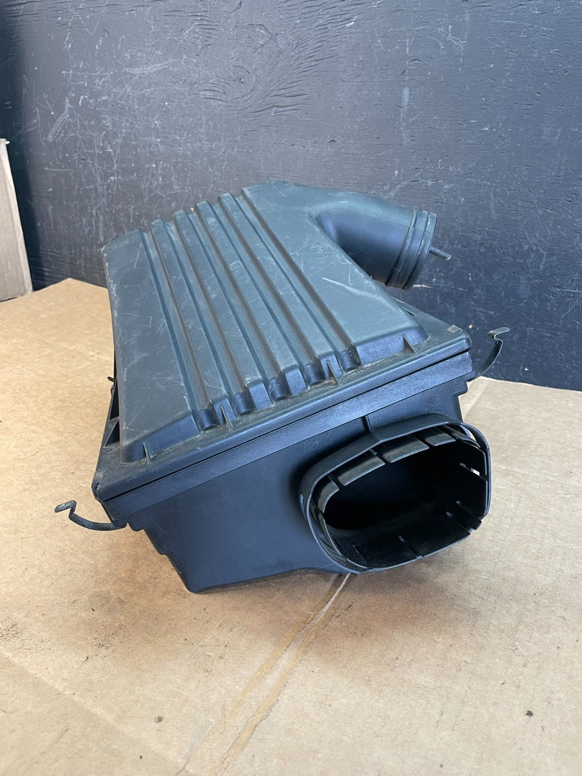 2007 to 2010 BMW X5 Air Intake Cleaner Filter Housing Box AE08941