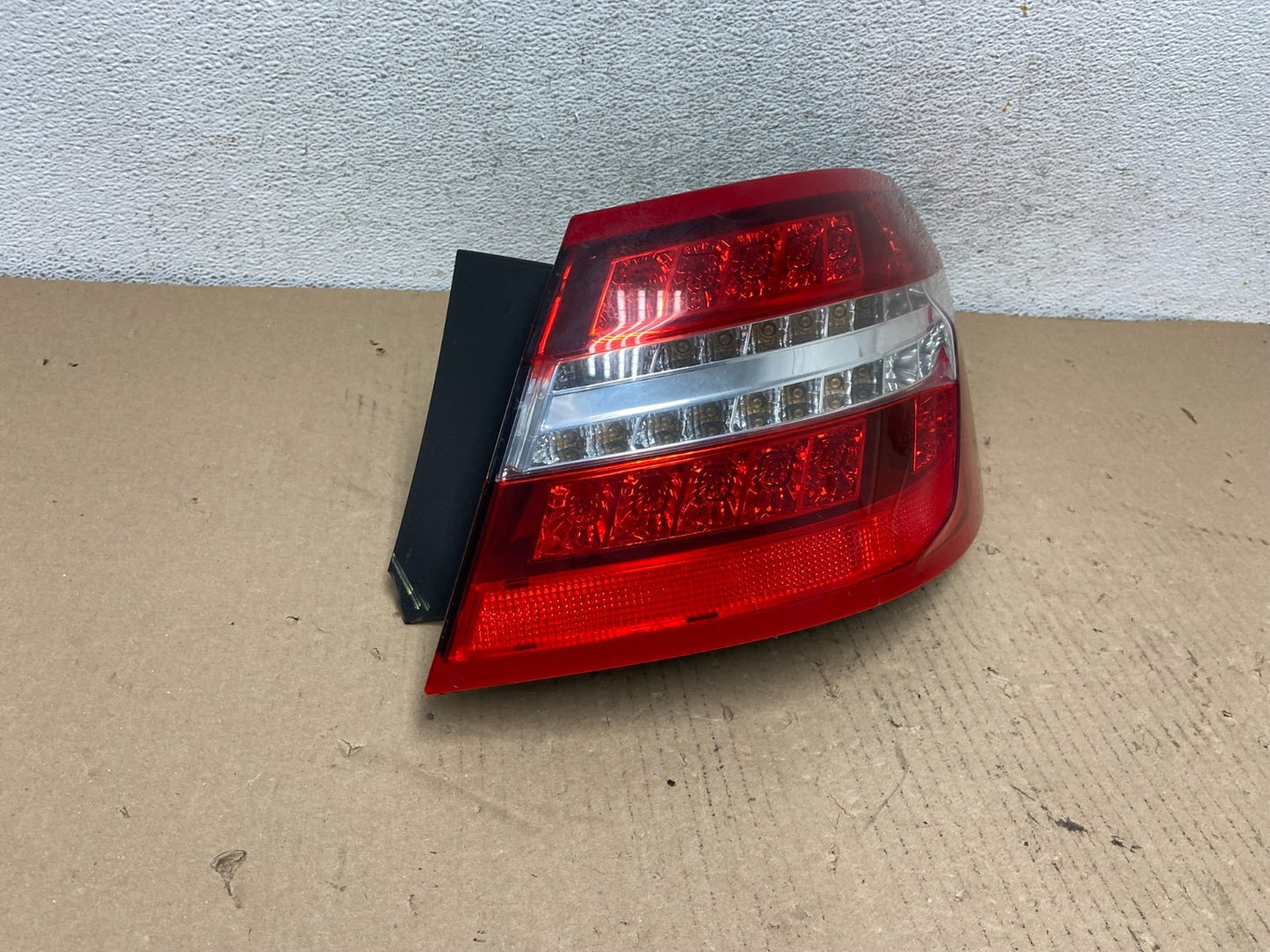 2010 to 2013 Mercedes E-Class Sedan Right Passenger Tail Light af3183 DG2