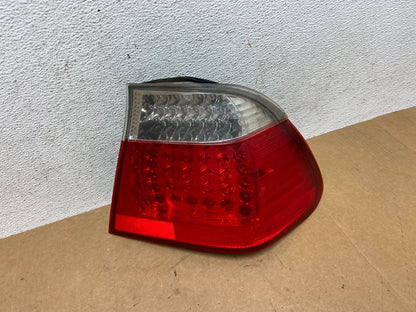 2004-2006 Bmw M3 325Ci Coupe Right Passenger Side Tail Light AE3192 DG0