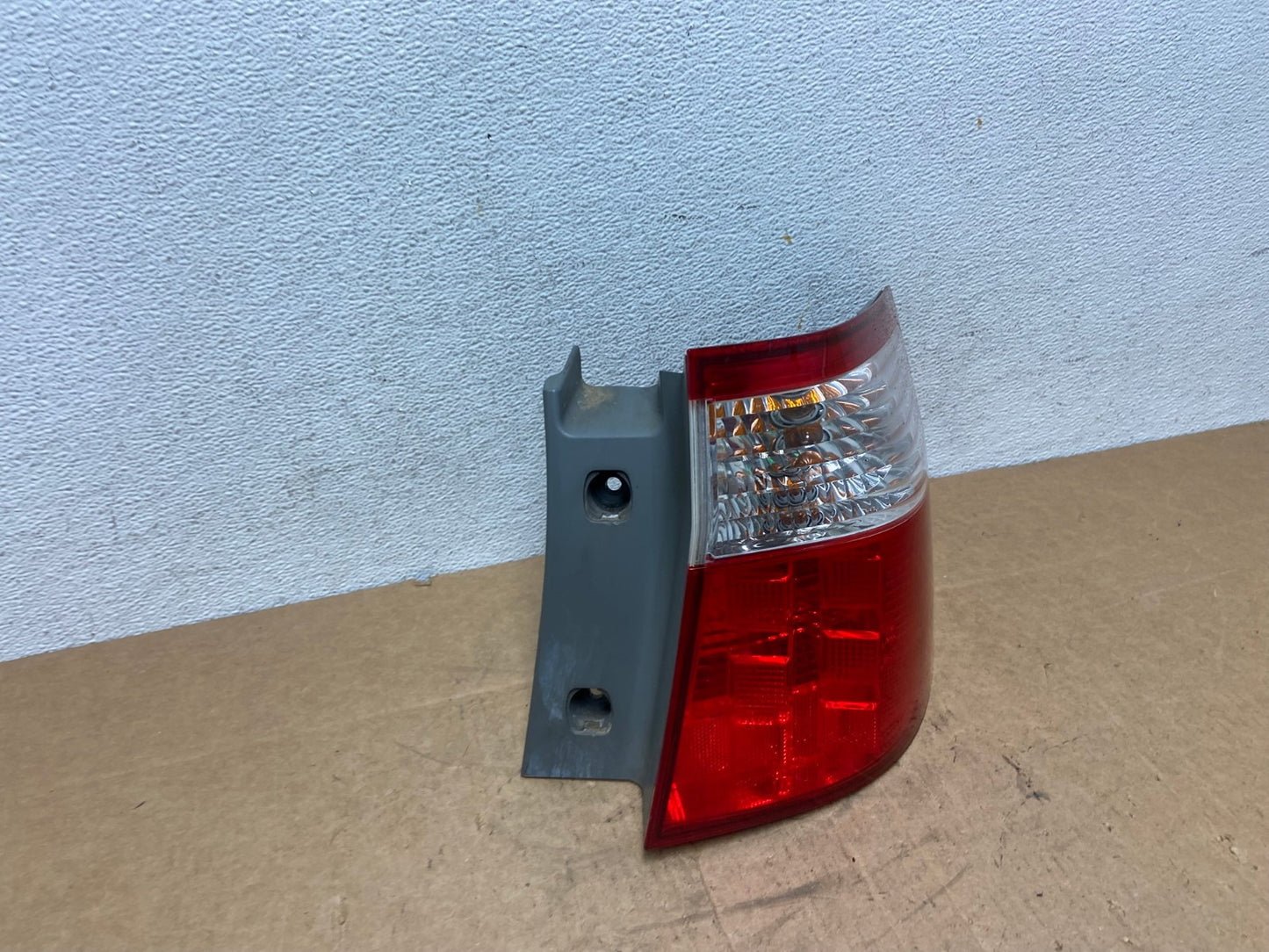 2005 2006 2007 Honda Odyssey Right Passenger RH Side Tail Light AD6364 LK2