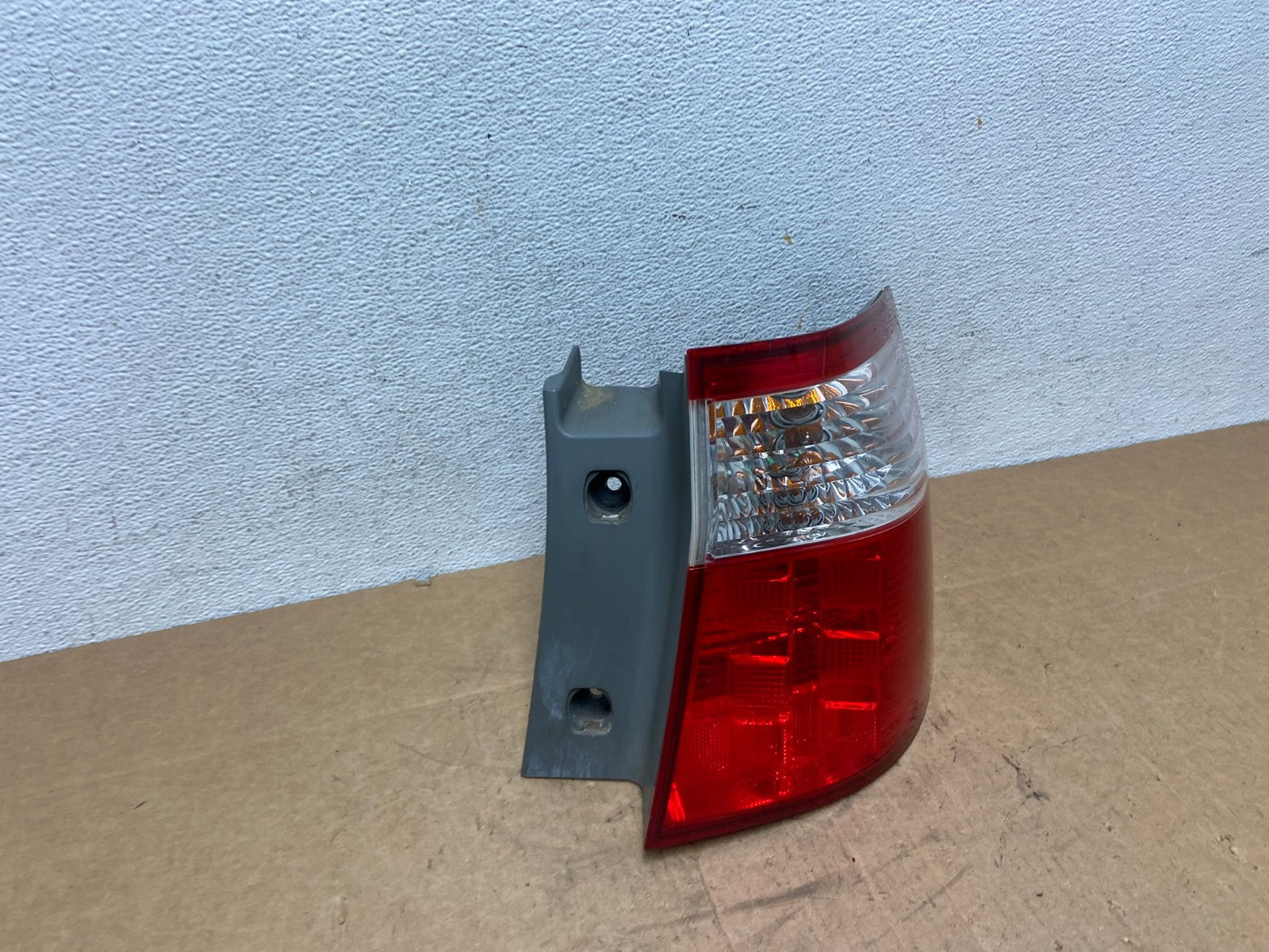2005 2006 2007 Honda Odyssey Right Passenger RH Side Tail Light AD6364 LK2