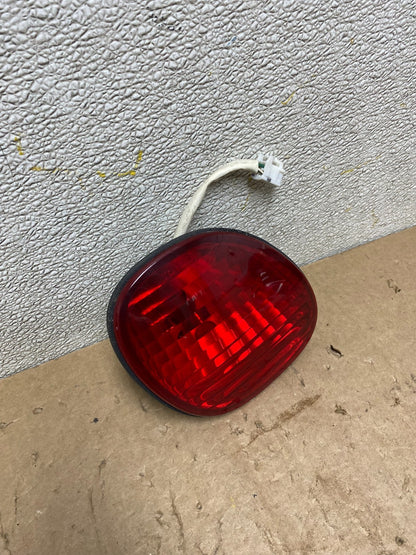 1998 to 2005 Lexus Gs300 Left Driver LH Tail Light X2307 DW2