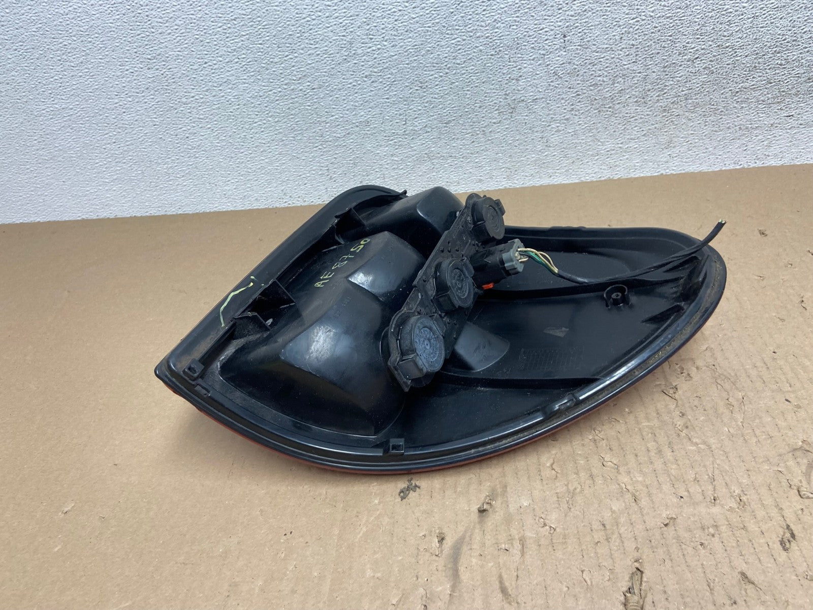2001 to 2003 Dodge Grand Caravan Left Driver Lh Tail Light AE8750 LK8
