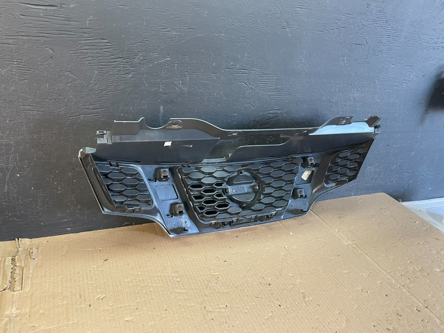 2013 to 2019 Nissan NV200 Front Upper Grill Grille AE3632 DG4